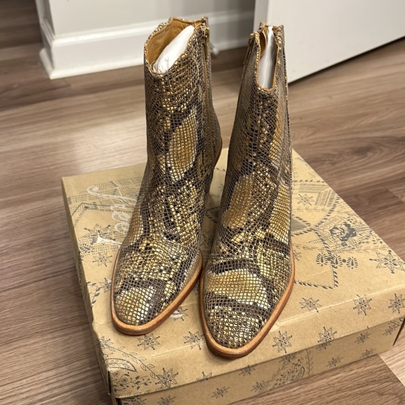 🔥🔥NWT Free People Snake color Boots🔥🔥No Description Needed they speak loud💋 - Picture 2 of 9